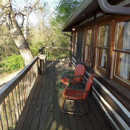 فيلا يوريكا سبرينغزفي Lake Lucerne Treehouse المظهر الخارجي الصورة