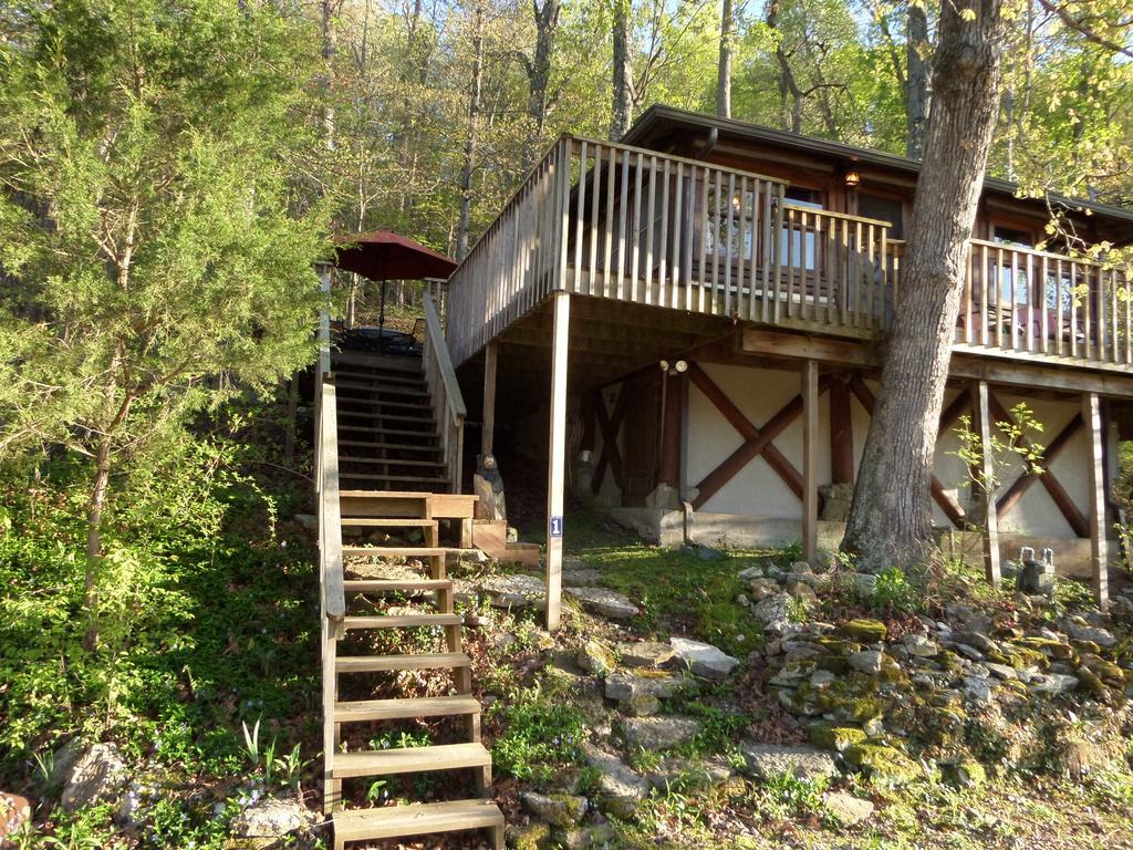 فيلا يوريكا سبرينغزفي Lake Lucerne Treehouse المظهر الخارجي الصورة